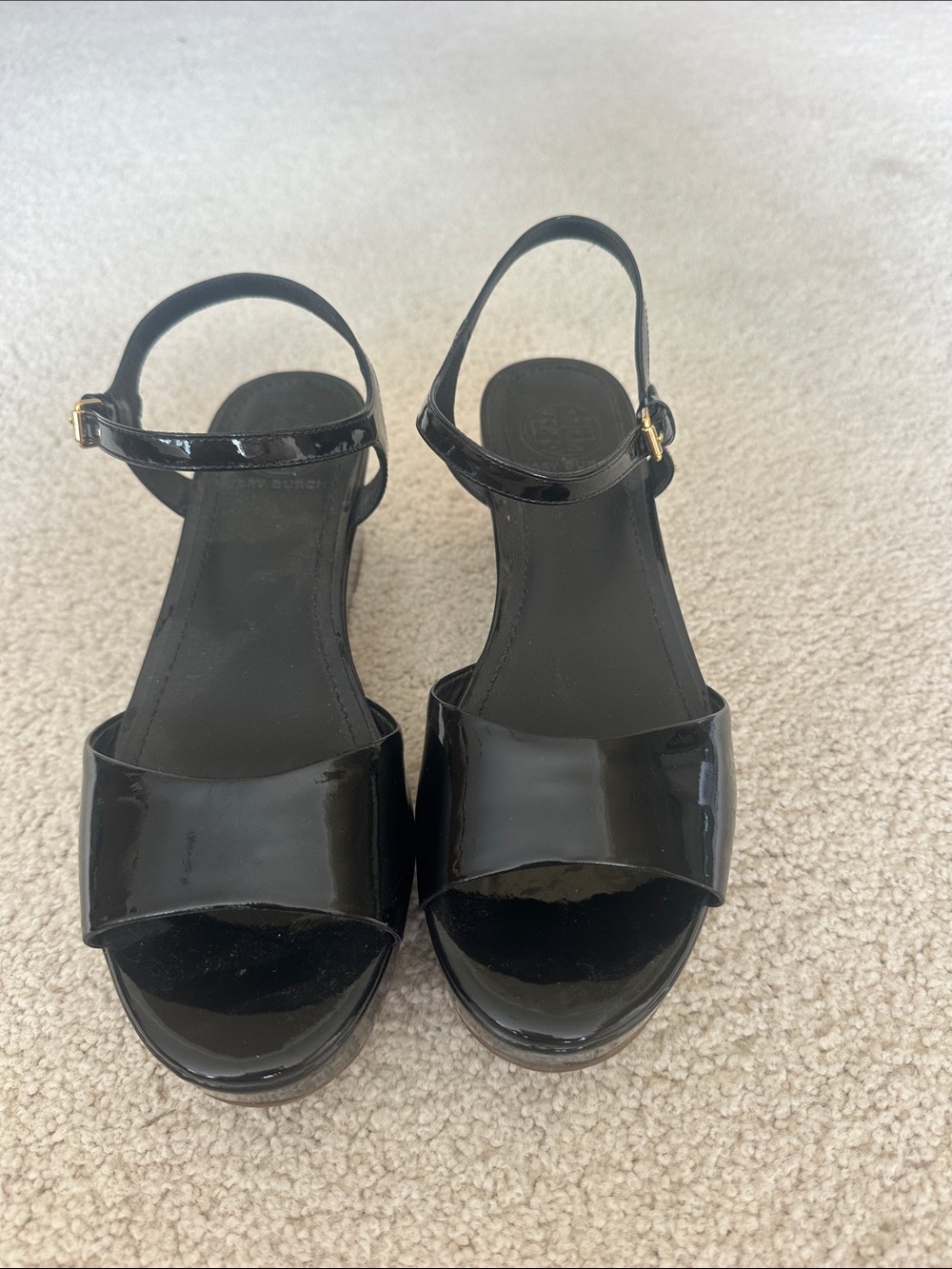 Tory Burch Black Patent Platform Wedge Sandals with Gold Logo - Picture 2 of 5